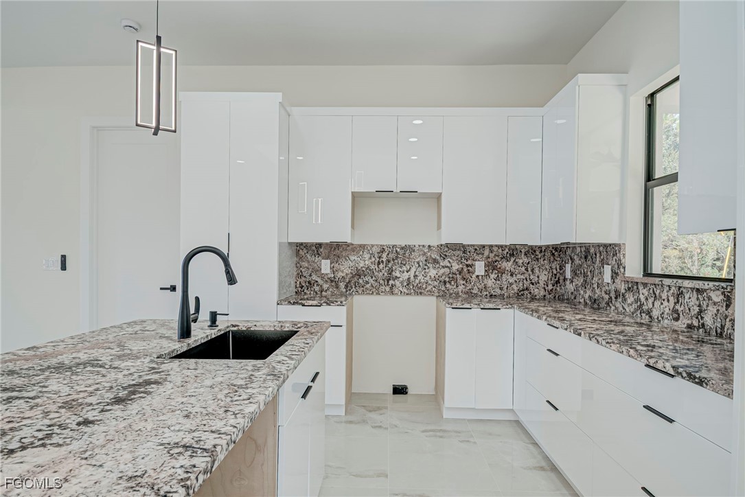 704 Richmond Avenue North Lehigh Acres, FL 33972 - Photo 9 of 31