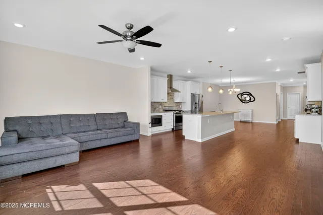 $584,900 | 67 Grabowski Drive, Unit 321, Parlin, NJ 08859