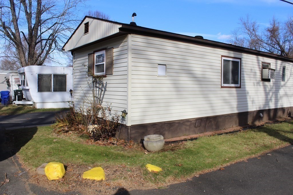 69 Mobile Home Way Springfield, MA 01119 - Photo 41 of 42 Gallery Image 41