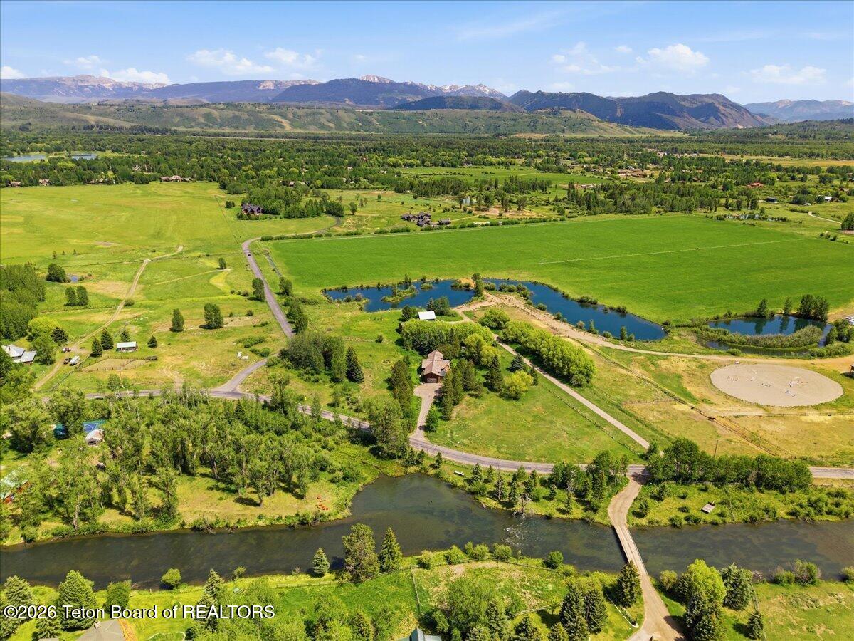 2450 North Fish Creek Road Wilson, WY 83014 - Photo 4 of 40 10-14 - 2450 Fish Creek Rd
