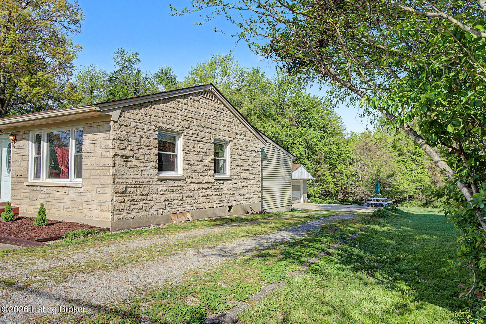 7304 Rutledge Road Louisville, KY 40258 - Photo 26 of 41 26-web-or-mls-7304-rutledge-road-26