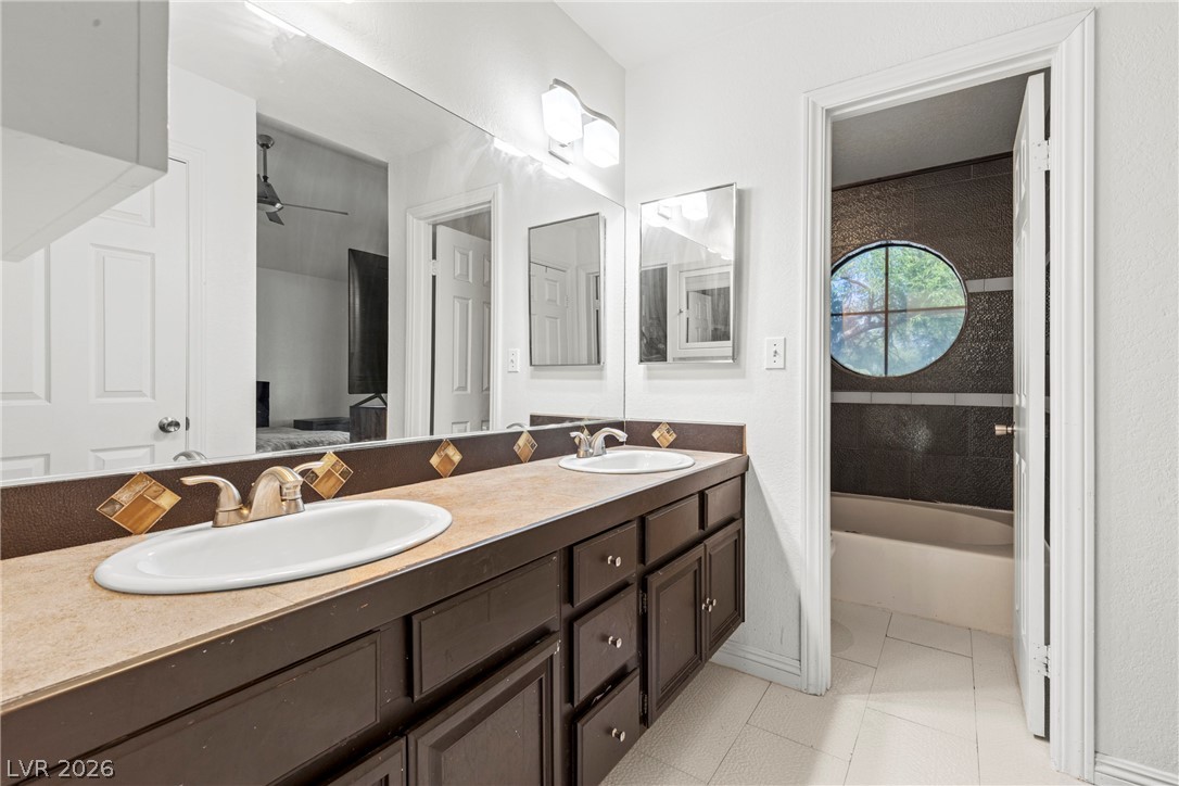 3226 Opera Drive Las Vegas, NV 89146 - Photo 19 of 38 Primary Bath