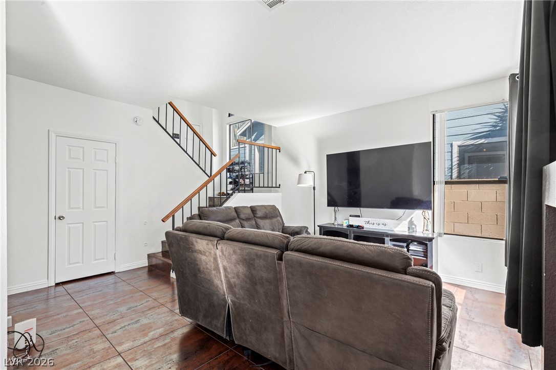 3226 Opera Drive Las Vegas, NV 89146 - Photo 5 of 38