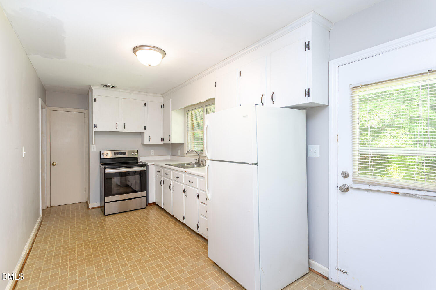 2602 Wade Avenue Raleigh, NC 27607 - Photo 16 of 38 machikas-2602-wade-18