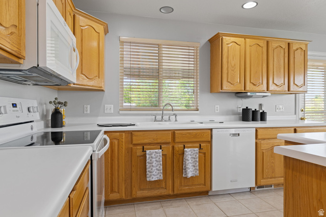 3778 Mapleleaf Way West Jordan, UT 84088 - Photo 11 of 55