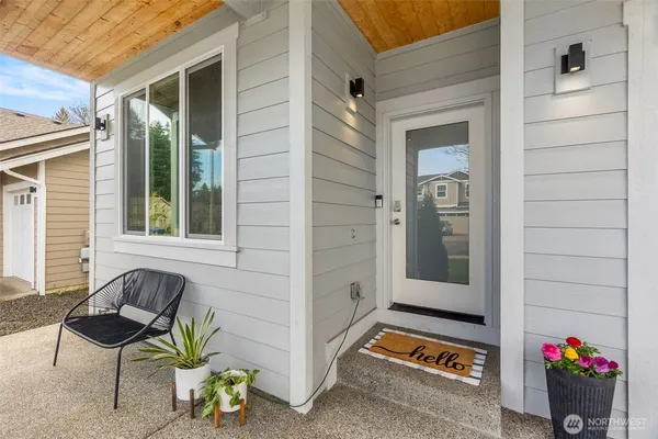 $699,900 | 7401 Munn Lake Drive Southeast, Tumwater, WA 98501
