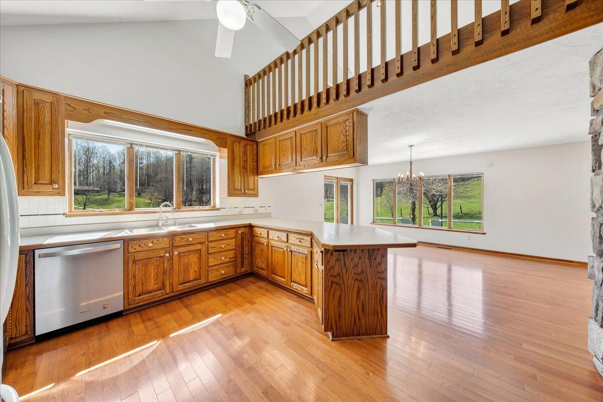 10440 Fortune Ridge Road Bent Mountain, VA 24059 - Photo 11 of 55 11-MIB01491