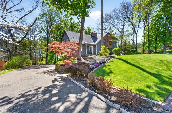$620,000 | 40 Brentwood Drive, Poughkeepsie, NY 12603