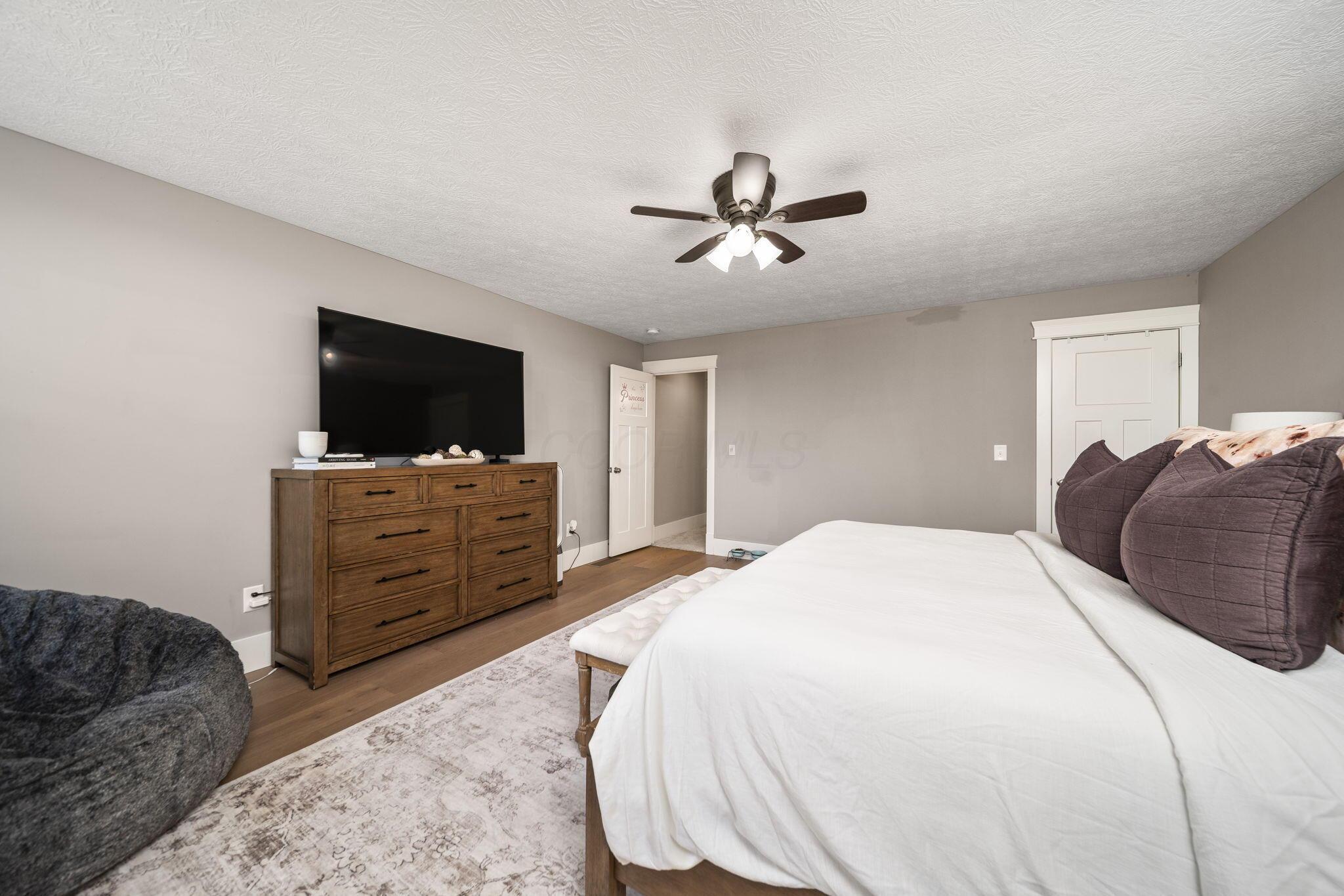 3364 Tschopp Road Northeast Lancaster, OH 43130 - Photo 49 of 80 Upper Level - Bedroom three