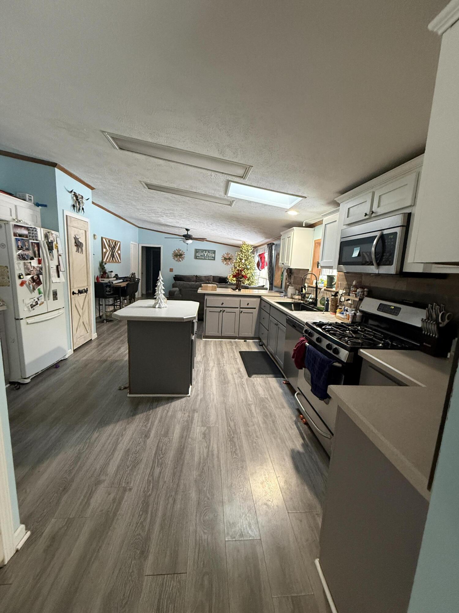 3766 Abbottsford Road North Street, MI 48049 - Photo 5 of 30 IMG_6472