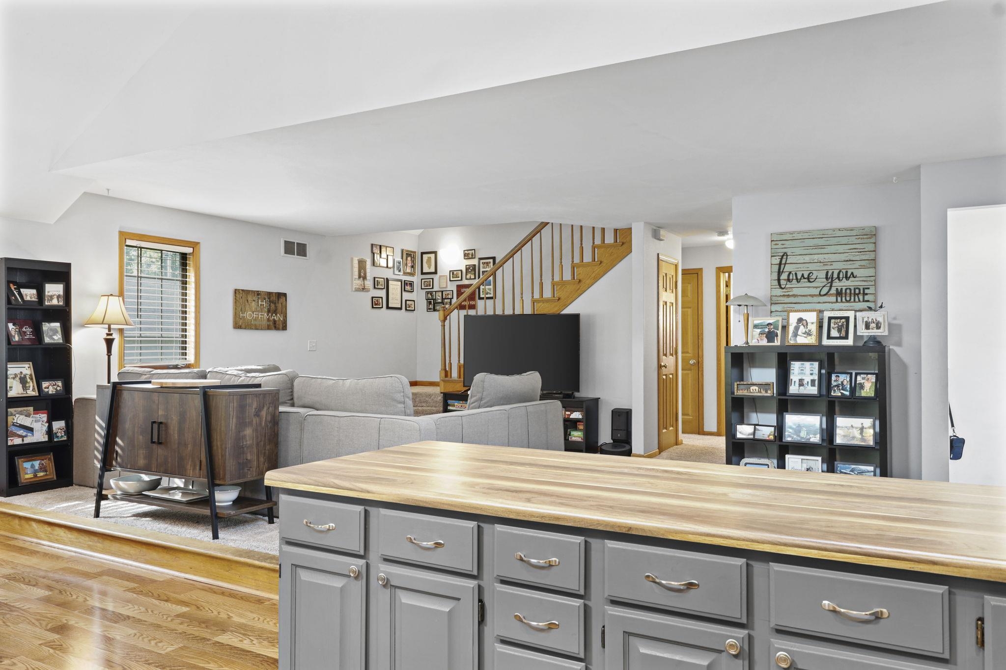 4273 County Road TT Sun Prairie, WI 53590 - Photo 5 of 26