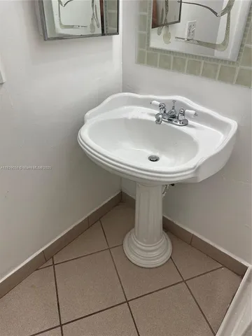 $390,000 | 15481 Southwest 81st Cir Lane, Unit 712, Miami, FL 33193