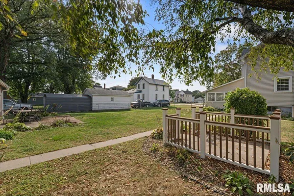 $269,900 | 608 South Oakwood Avenue, Geneseo, IL 61254