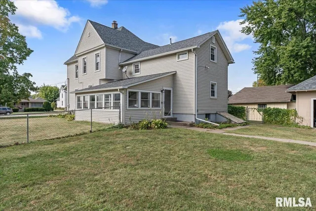 $269,900 | 608 South Oakwood Avenue, Geneseo, IL 61254