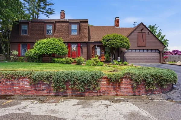 $649,900 | 34 Robin Lane, West Warwick, RI 02893