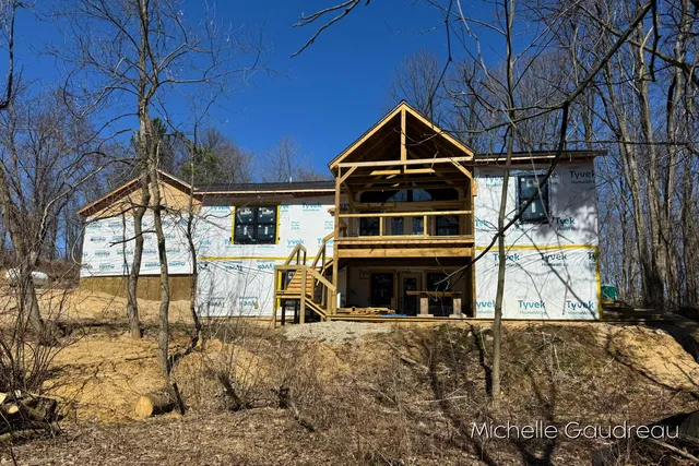 $715,000 | 1079 Arlington Street, Middleville, MI 49333