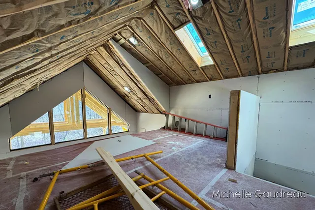 $715,000 | 1079 Arlington Street, Middleville, MI 49333