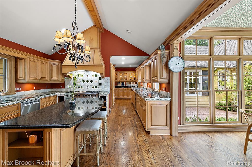 760 Lone Pine Road Bloomfield Hills, MI 48304 - Photo 12 of 65