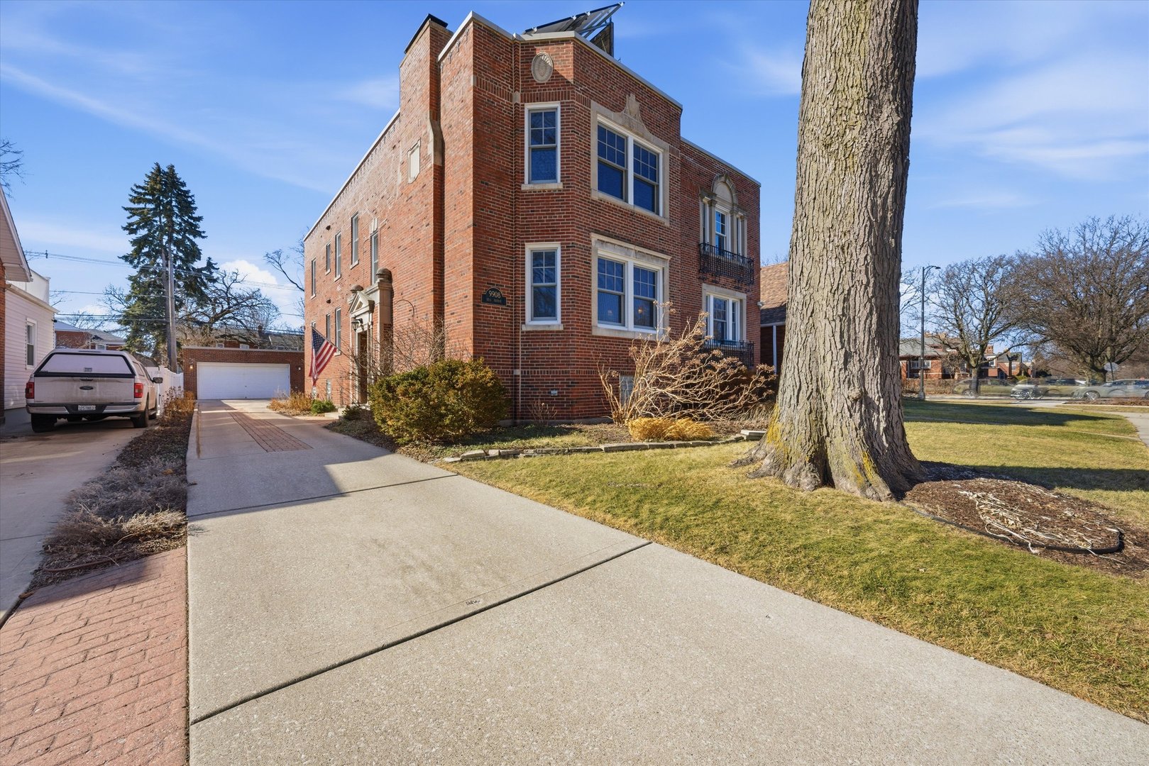 9908 South Bell Avenue Chicago, IL 60643 - Photo 2 of 60