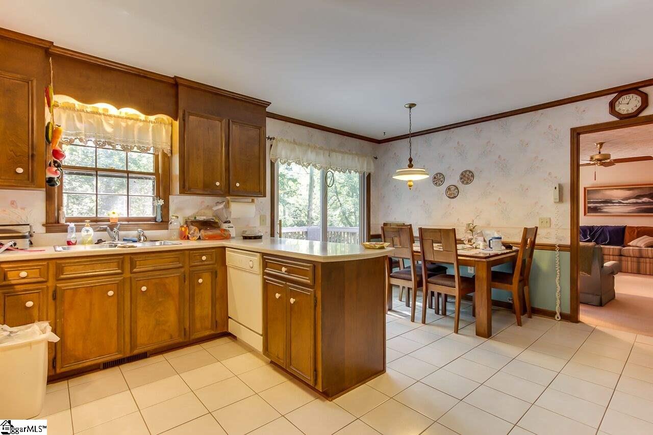 109 West Shallowstone Road Greer, SC 29650 - Photo 10 of 28 Gallery Image 10