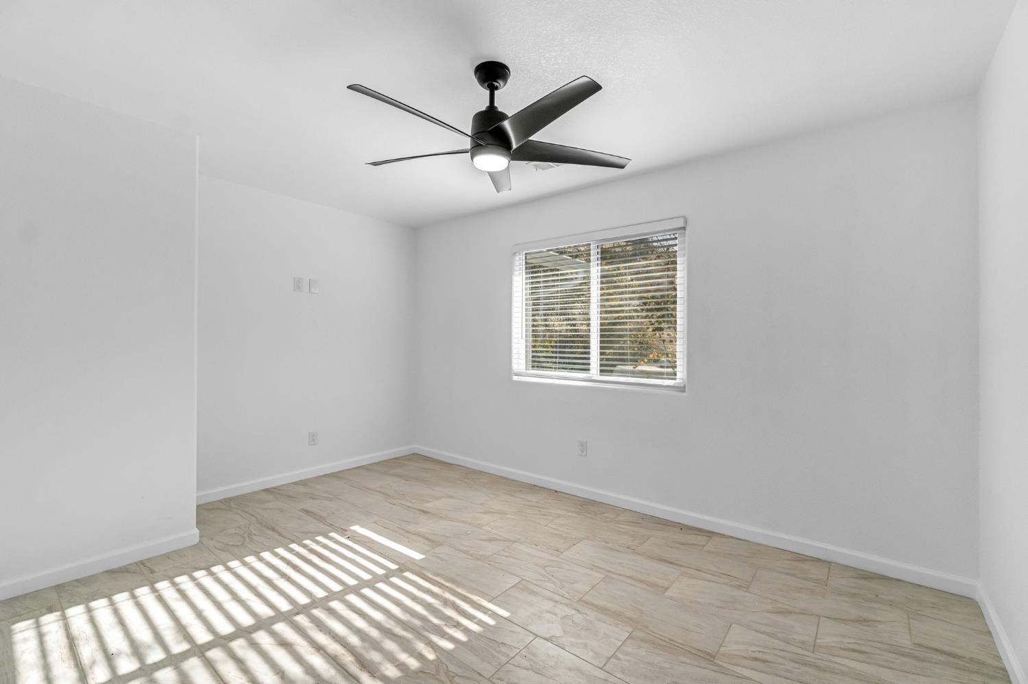 34045 George Smith Road Squaw Valley, CA 93675 - Photo 17 of 37 wooden floor in an empty room with a window