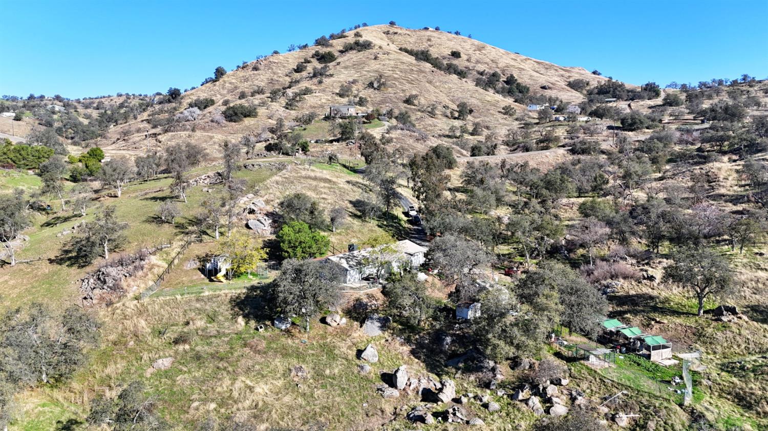 34045 George Smith Road Squaw Valley, CA 93675 - Photo 33 of 37 a view of a large building