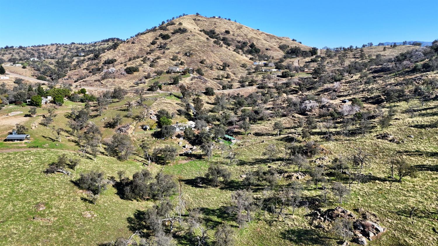 34045 George Smith Road Squaw Valley, CA 93675 - Photo 34 of 37 a view of a large building