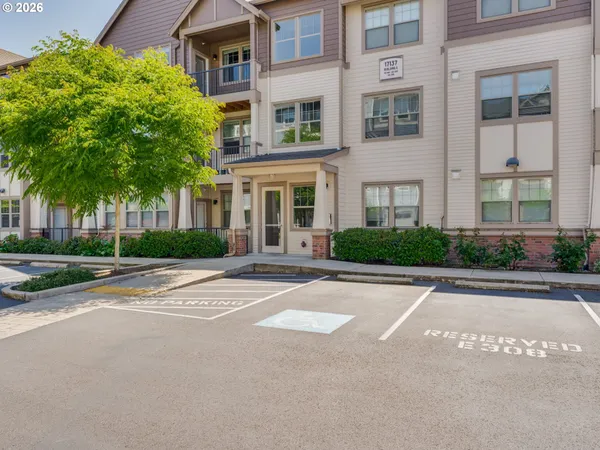 $240,000 | 17137 Southwest Appledale Road, Unit 206, Beaverton, OR 97007
