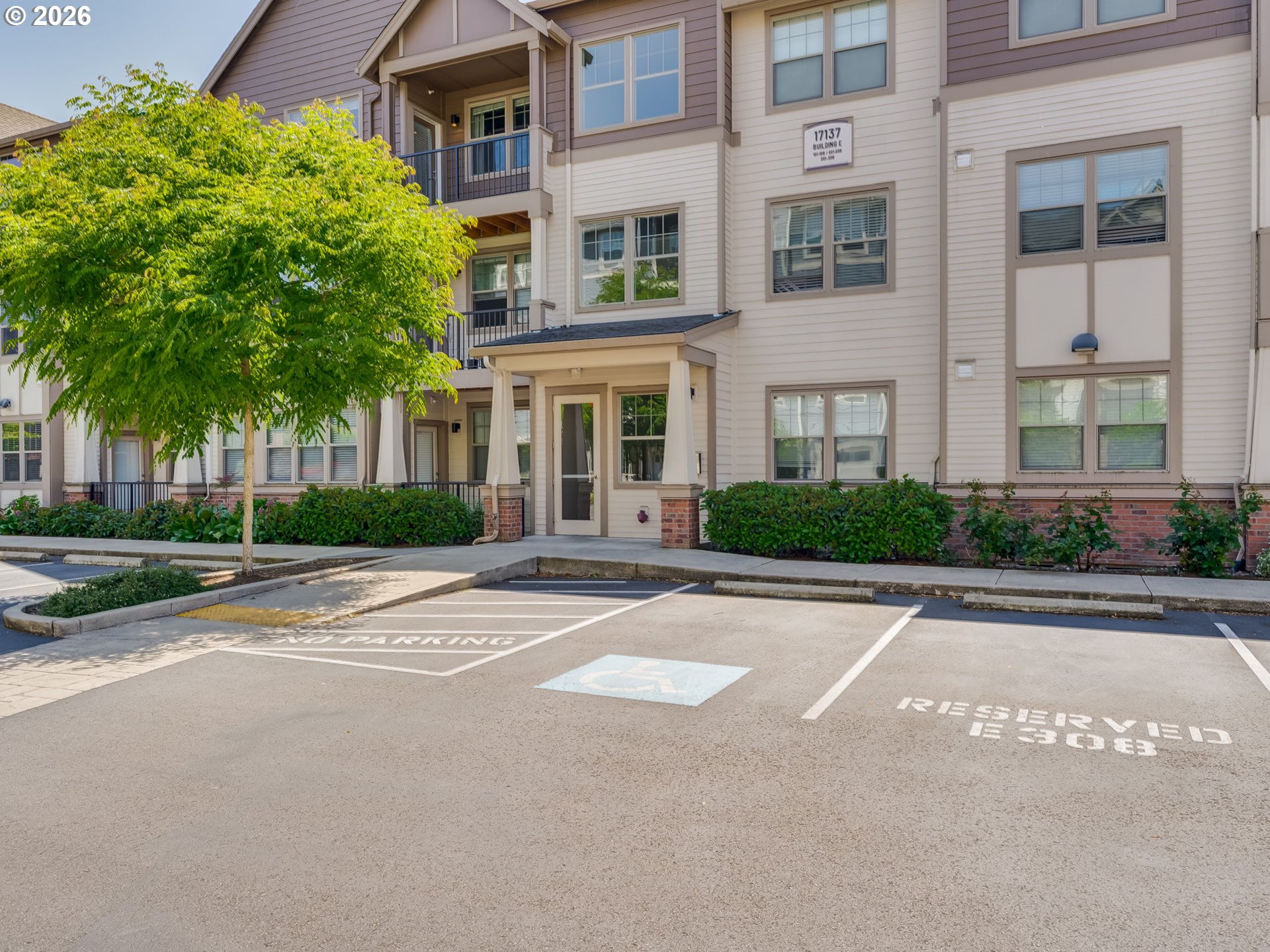 17137 Southwest Appledale Road, Unit 206 Beaverton, OR 97007 - Photo 1 of 29