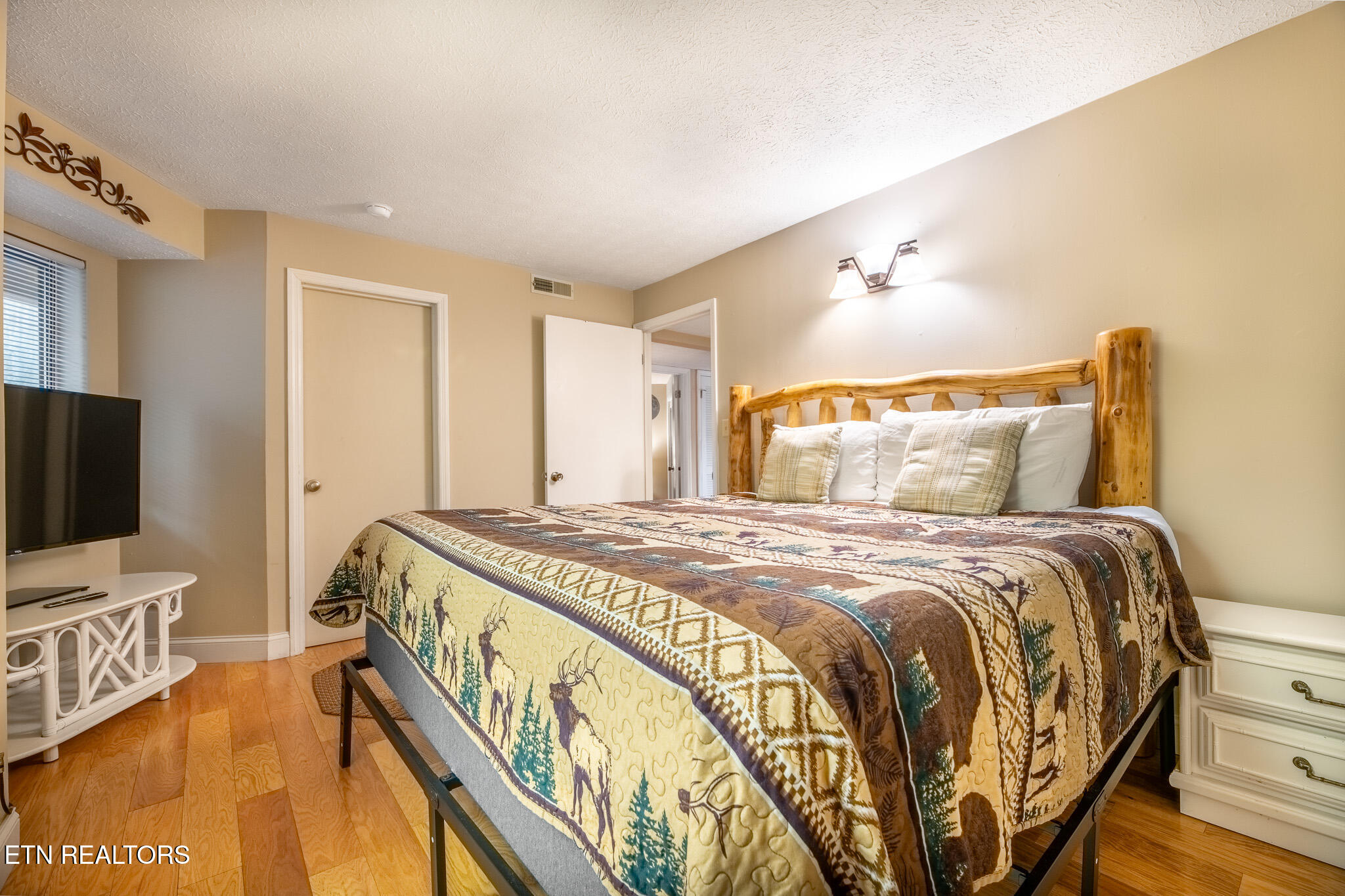 616 Turkey Nest Road, Unit 206 Gatlinburg, TN 37738 - Photo 16 of 24 DSC_4926-HDR