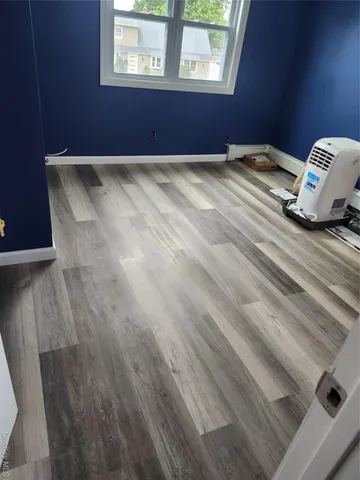 $925,000 | 3 Brook Lane, Levittown, NY 11756