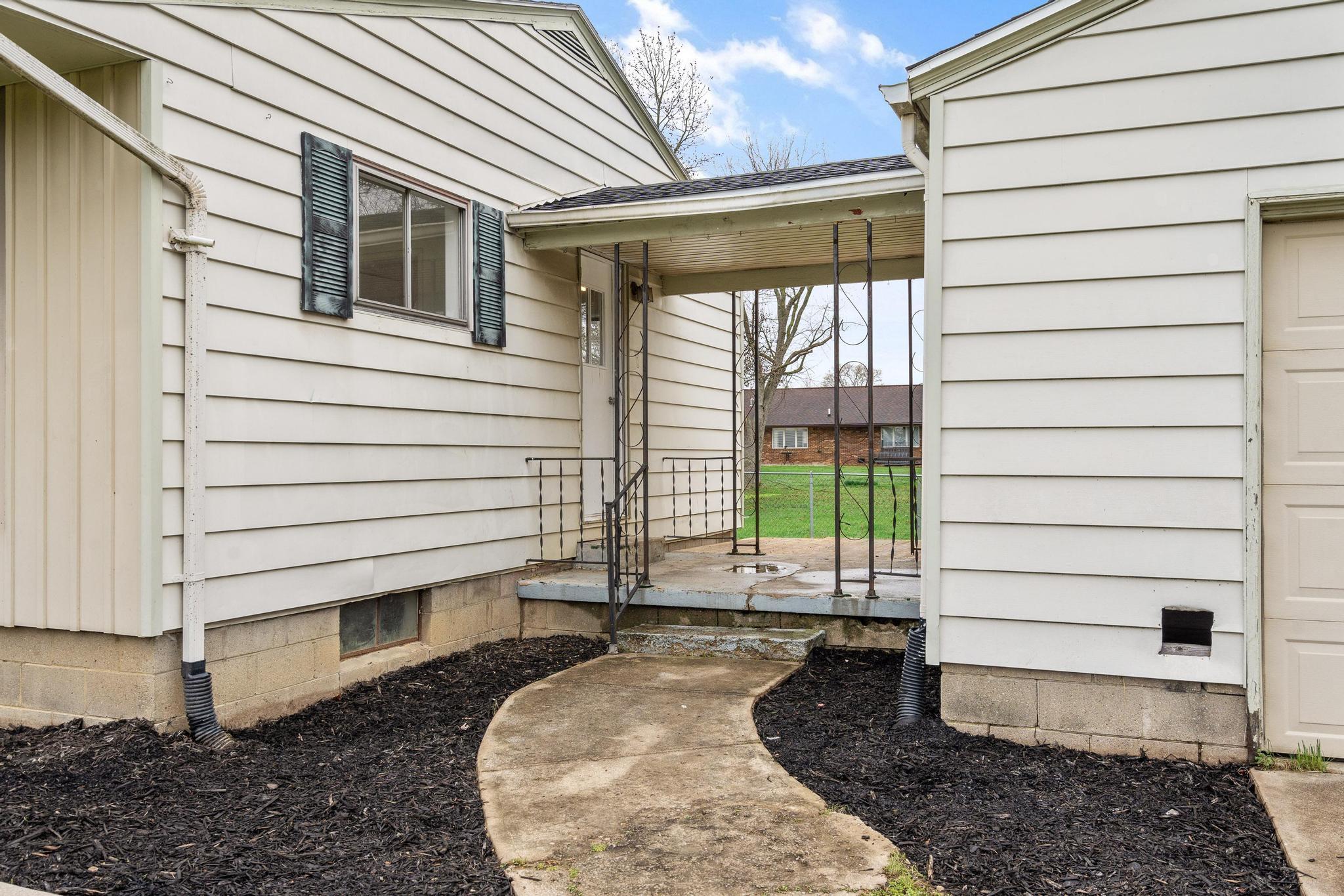 1112 Villa Road Springfield, OH 45503 - Photo 3 of 25