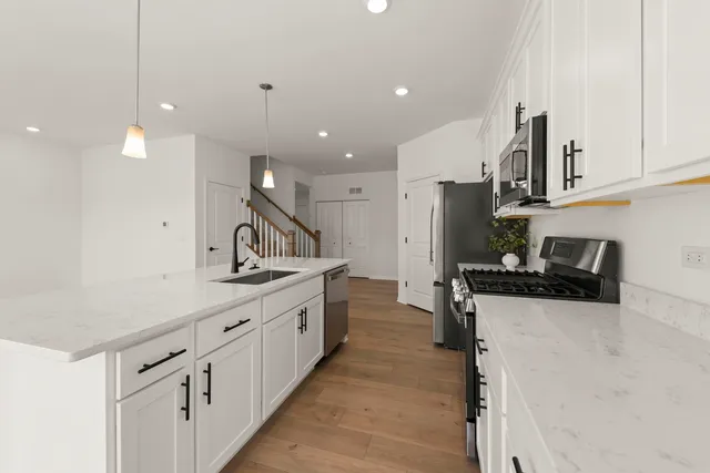 $3,200 | 4486 Chelsea Mnr Circle, Aurora, IL 60504