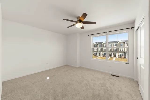 $3,200 | 4486 Chelsea Mnr Circle, Aurora, IL 60504