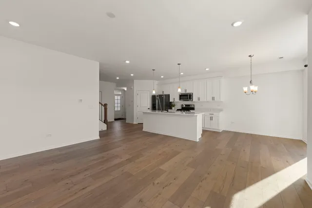 $3,200 | 4486 Chelsea Mnr Circle, Aurora, IL 60504