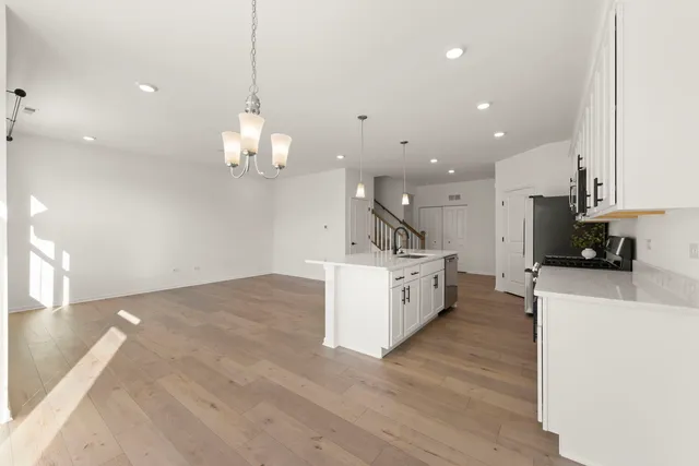 $3,200 | 4486 Chelsea Mnr Circle, Aurora, IL 60504