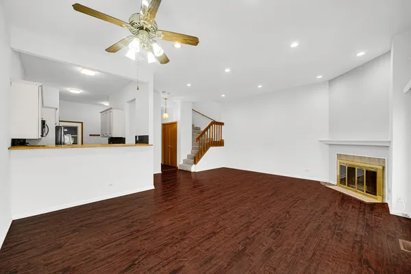 $2,795 | 1017 Arbor Court, Mount Prospect, IL 60056