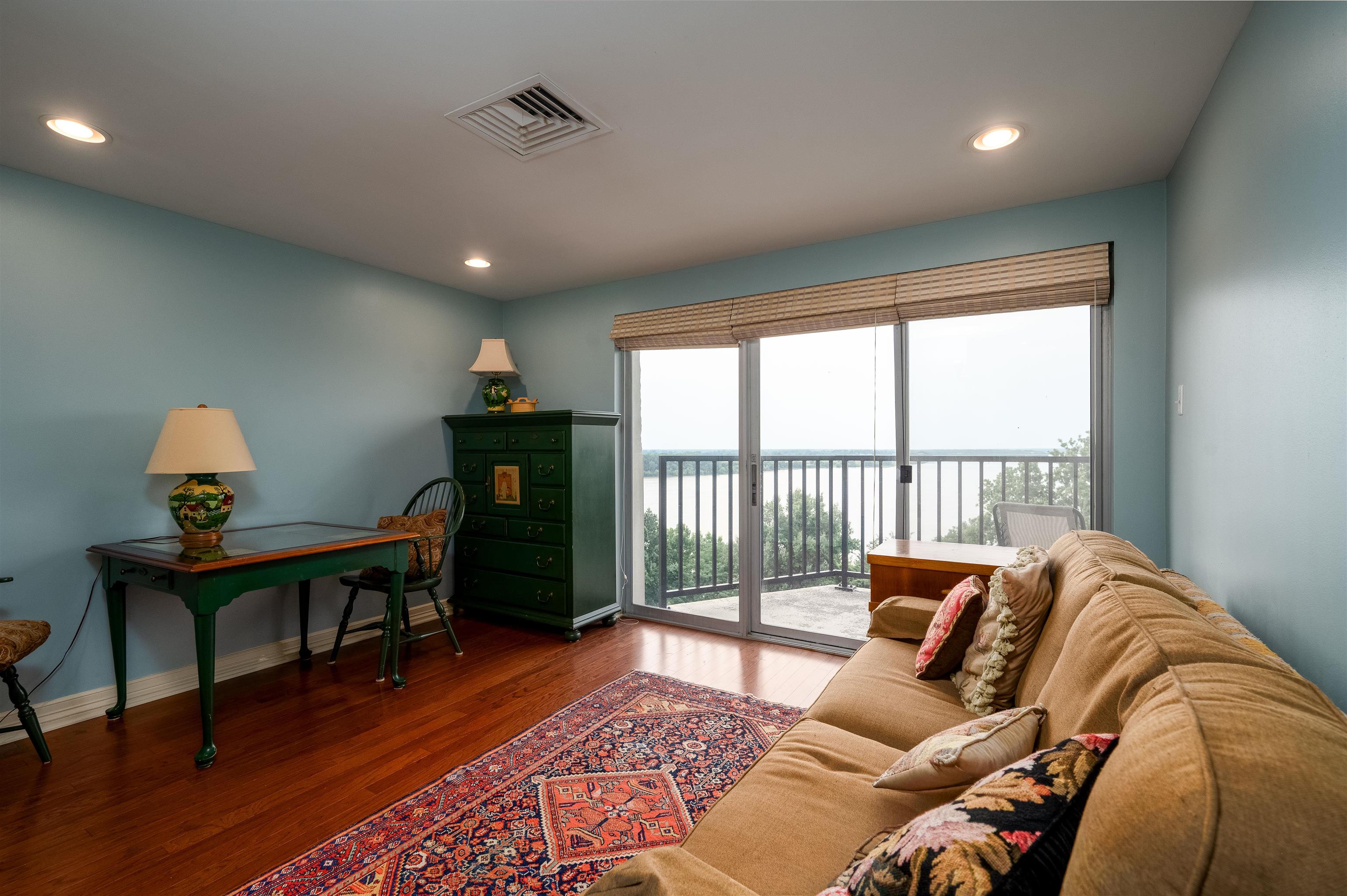 655 Riverside Drive, Unit 801 Memphis, TN 38103 - Photo 12 of 35