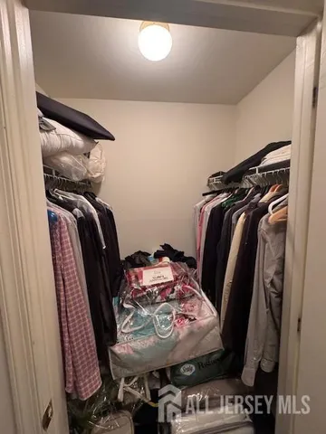 $629,900 | 58 Windsong Circle, East Brunswick, NJ 08816