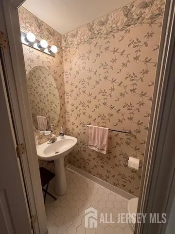 $629,900 | 58 Windsong Circle, East Brunswick, NJ 08816