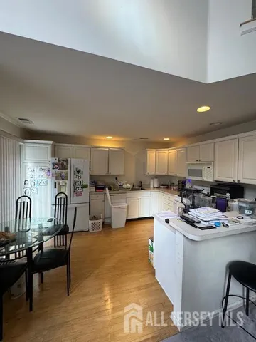 $629,900 | 58 Windsong Circle, East Brunswick, NJ 08816