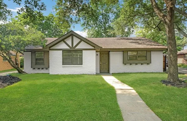 $2,550 | 5822 Belrose Drive, Houston, TX 77035