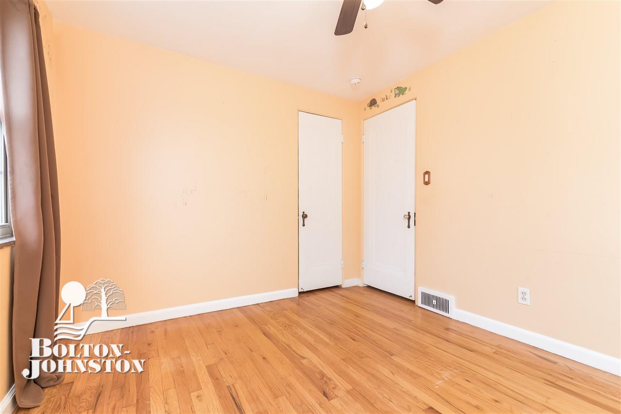 1363 Cadieux Road Grosse Pointe, MI 48230 - Photo 19 of 35 31368611-18.JPG