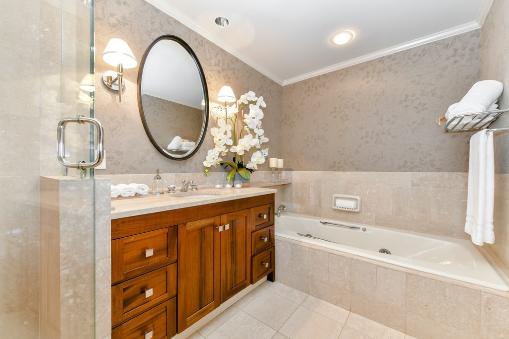 20 Rowes Wharf, Unit 707 Boston, MA 02110 - Photo 11 of 22