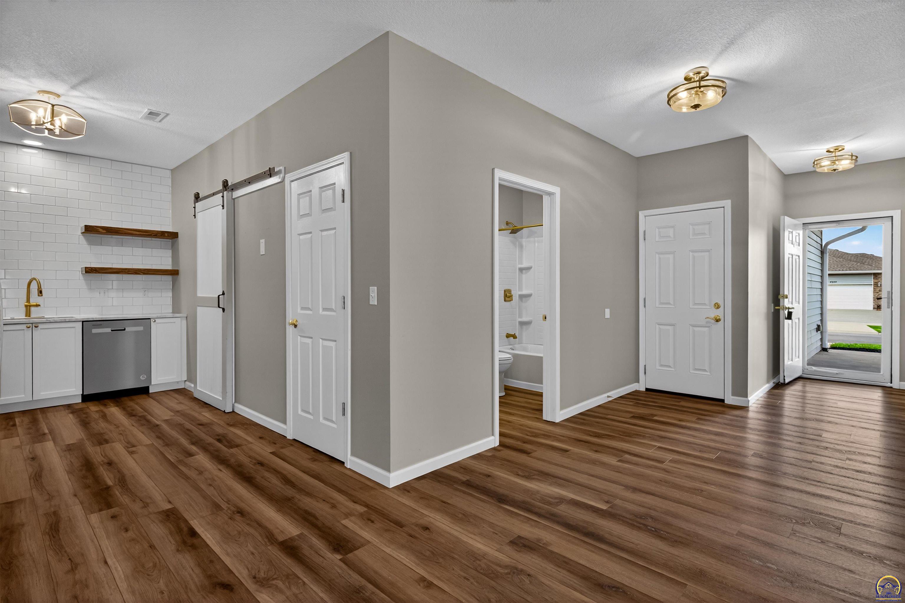4204 Southwest Shenandoah Road Topeka, KS 66610 - Photo 8 of 24