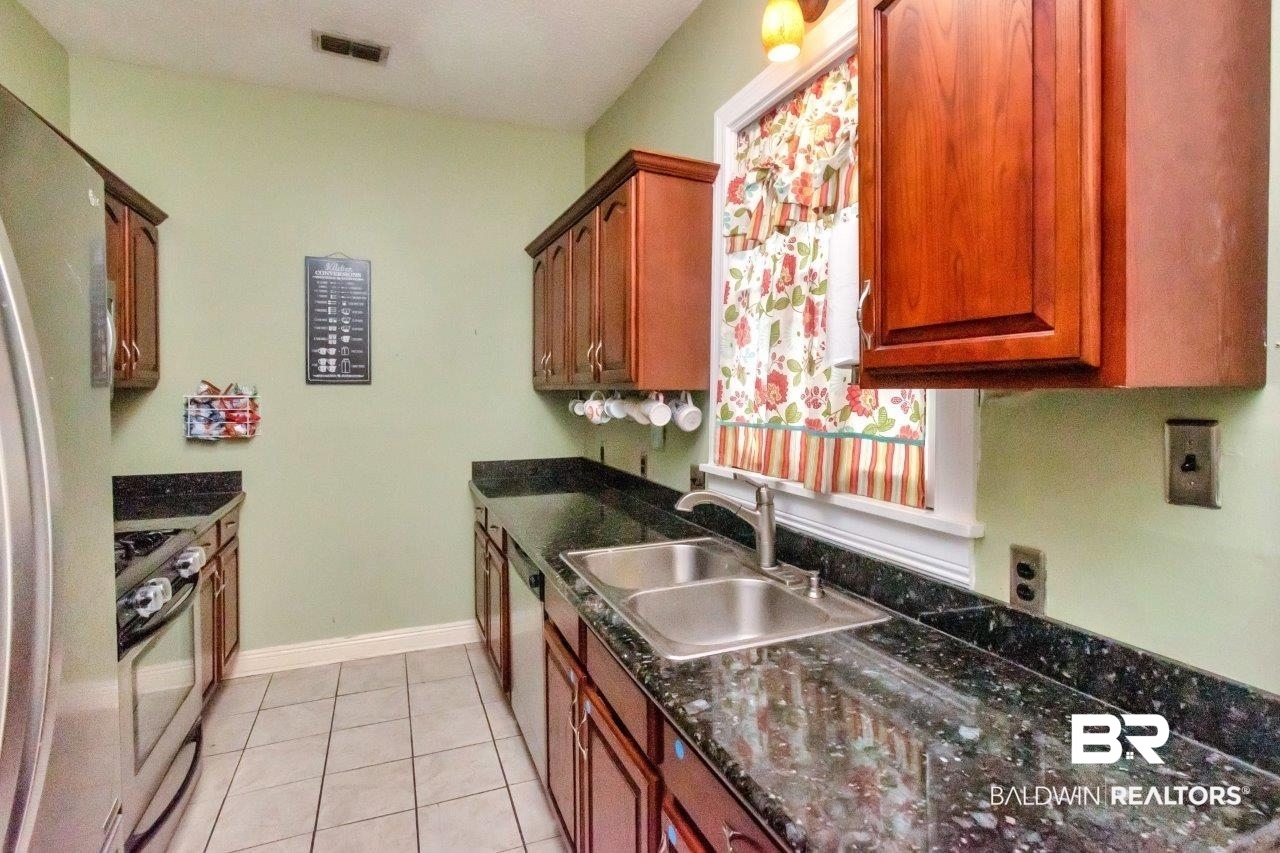 12 South Hallett Street Mobile, AL 36604 - Photo 7 of 22