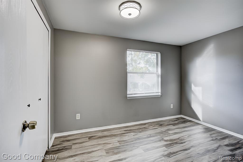 4363 Crooks Road Royal Oak, MI 48073 - Photo 21 of 34