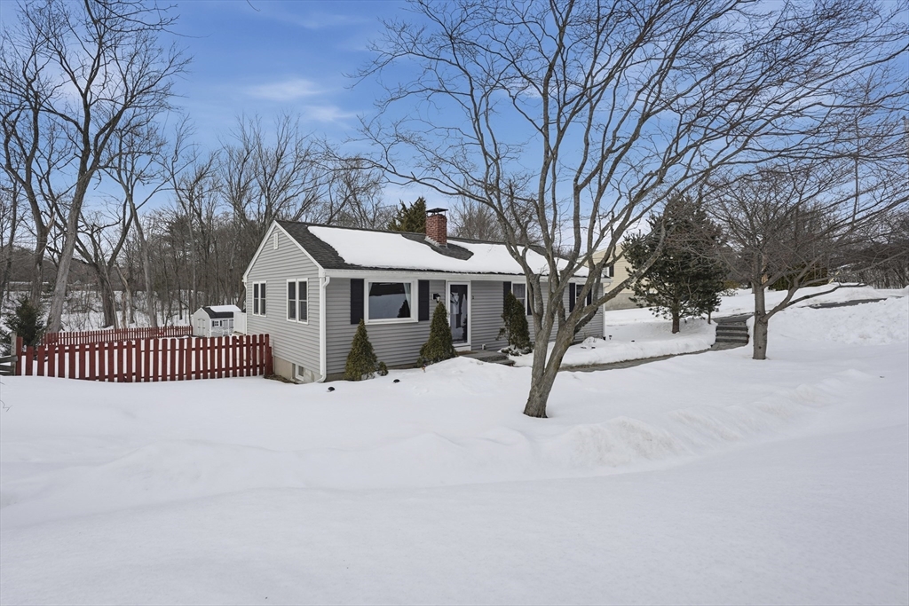 2 Hemenway Road Framingham, MA 01701 - Photo 4 of 33