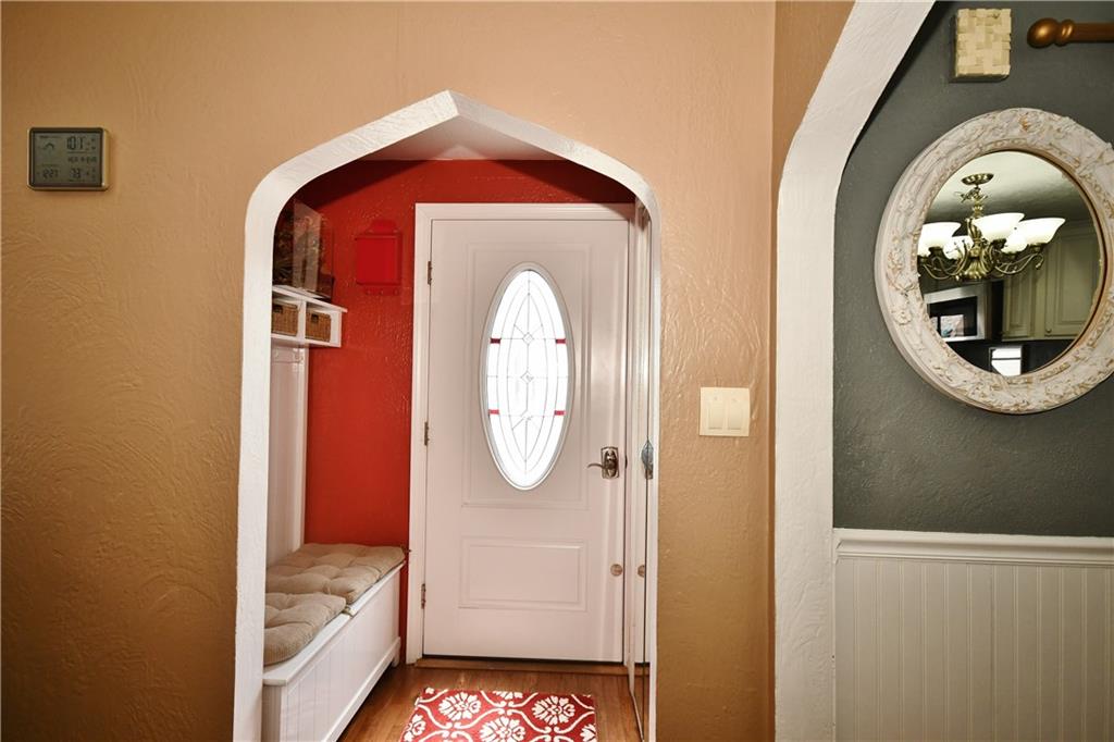 1916 Spring Valley Road Pittsburgh, PA 15243 - Photo 3 of 20