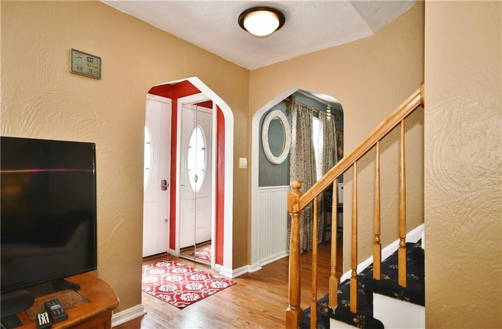 1916 Spring Valley Road Pittsburgh, PA 15243 - Photo 4 of 20